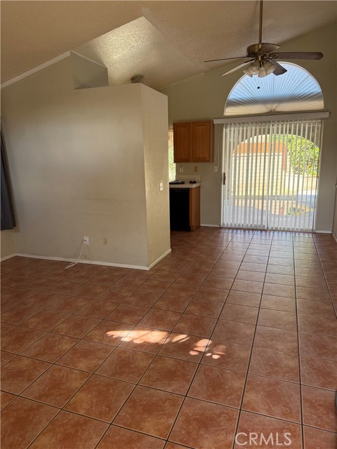 Detail Gallery Image 3 of 28 For 22322 Hillshore Ct, Wildomar,  CA 92595 - 3 Beds | 2 Baths