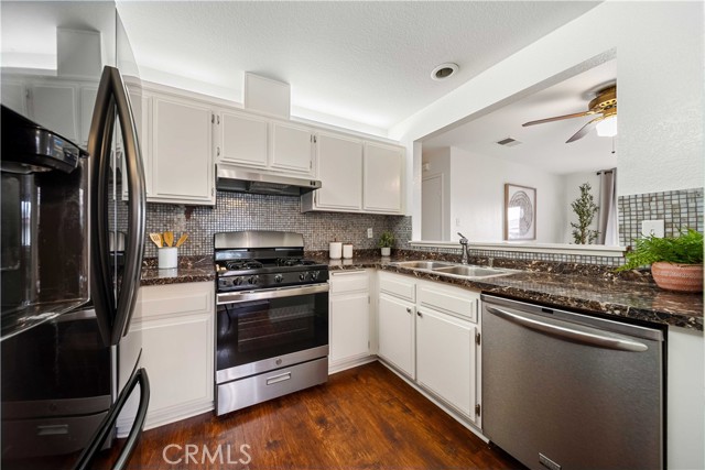 Detail Gallery Image 7 of 27 For 13101 Sunnybrook Circle #204,  Garden Grove,  CA 92844 - 2 Beds | 2 Baths