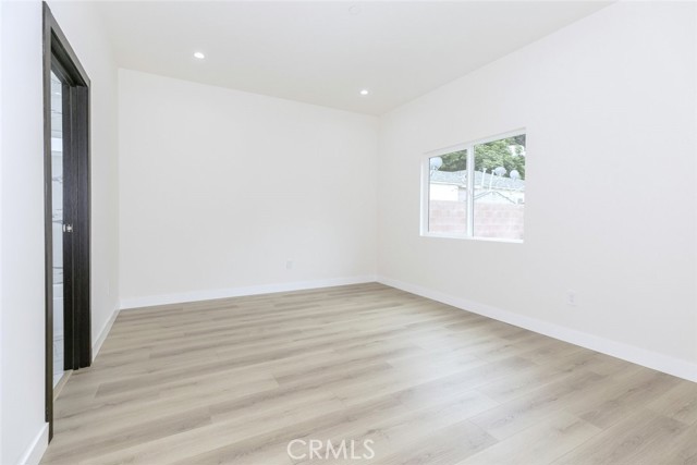 15009 Wyandotte Street, Van Nuys CA: https://media.crmls.org/medias/a695d5a4-d309-4691-9b6f-d3d4ead2bb78.jpg