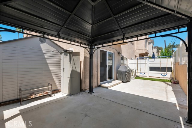 19017 Gault Street, Reseda CA: https://media.crmls.org/medias/a695e29b-876c-445b-acfb-f54c152fd09d.jpg