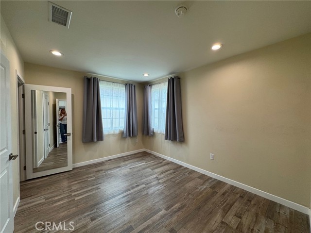 434 N Beachwood Drive, Burbank CA: https://media.crmls.org/medias/a696172e-8c1d-4d7b-a064-a6c25f5fbcb8.jpg