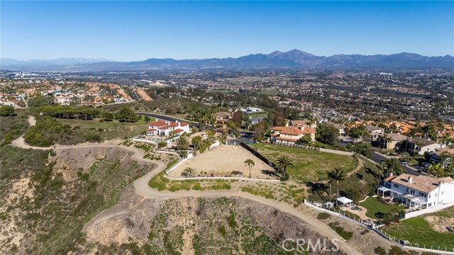 5 Vista Court, Laguna Niguel CA: https://media.crmls.org/medias/a6968f84-dcaf-4162-a358-981bd3d4712e.jpg