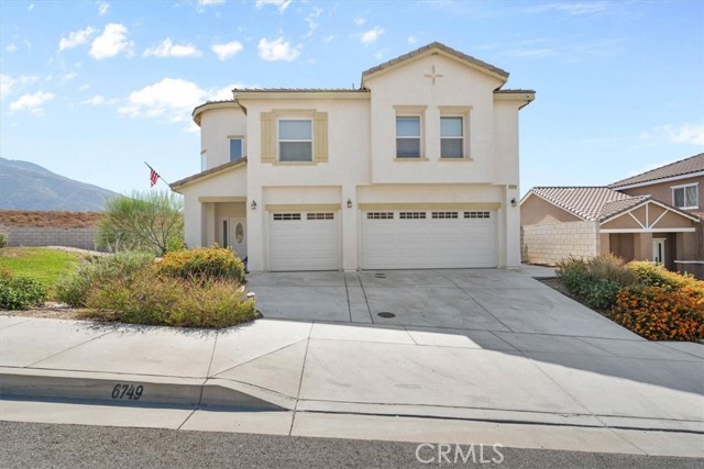 6749 Olive Avenue, San Bernardino CA: https://media.crmls.org/medias/a696e3b9-9b2e-4721-b47e-6e279c4ceea2.jpg