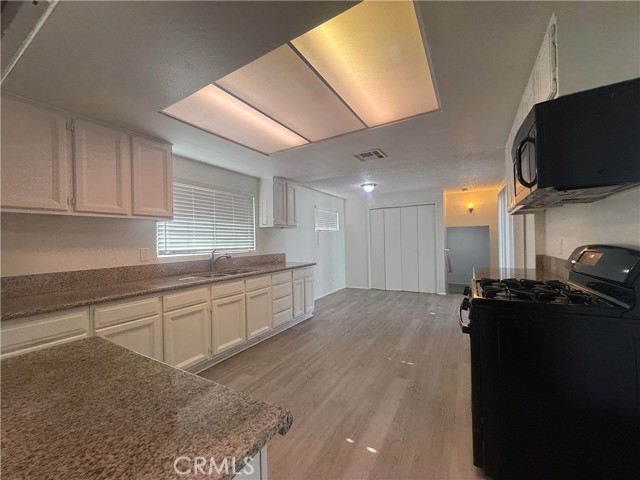 Detail Gallery Image 33 of 52 For 10358 Eldora Ave, Sunland,  CA 91040 - 2 Beds | 2 Baths