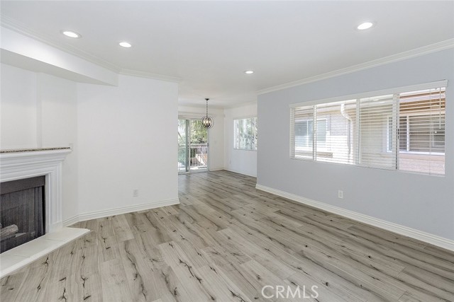 550 E Santa Anita Avenue, Burbank CA: https://media.crmls.org/medias/a69987db-4417-45fc-a887-505fc9ac1999.jpg