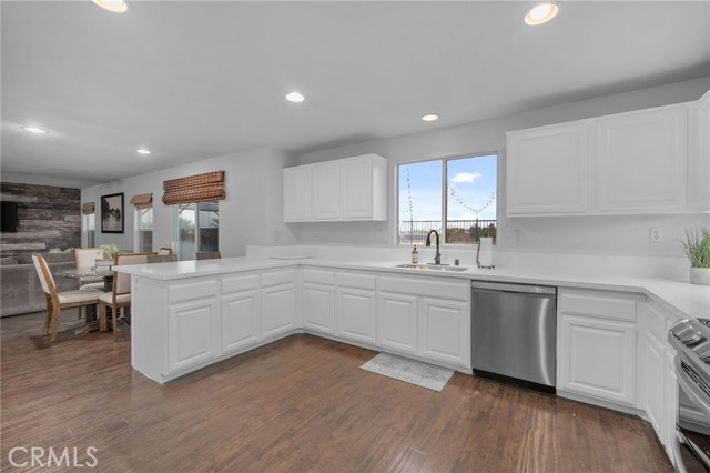 Detail Gallery Image 31 of 53 For 3547 Hawthorne Dr, Corona,  CA 92881 - 3 Beds | 2/1 Baths