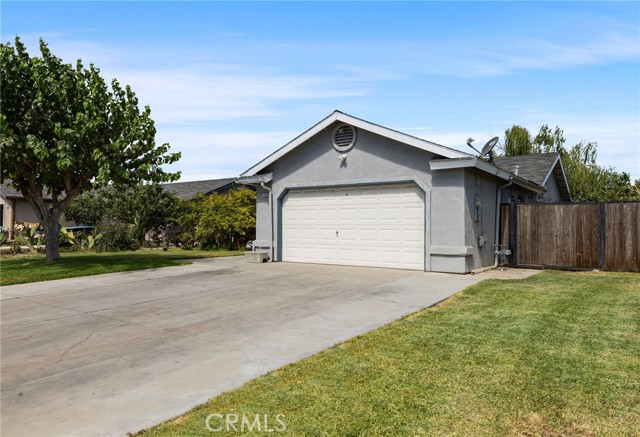 Detail Gallery Image 1 of 1 For 8301 3rd St, San Joaquin,  CA 93660 - 3 Beds | 2 Baths