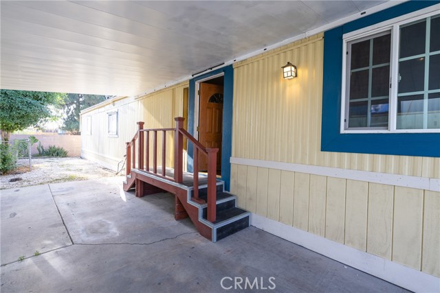 780 E 9th St, San Bernardino CA: https://media.crmls.org/medias/a69b1829-9f5d-445e-9531-5f314f2c9244.jpg