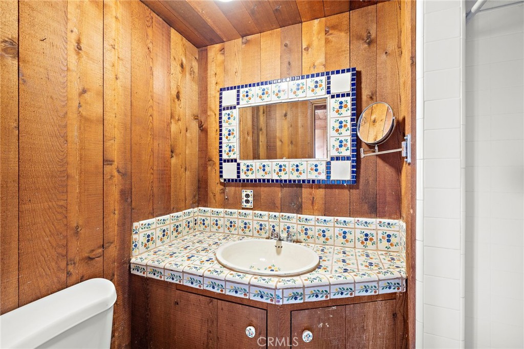 https://media.crmls.org/medias/a69b2dbf-822b-431d-8c76-8312f9afe03d.jpg?preset=X-Large