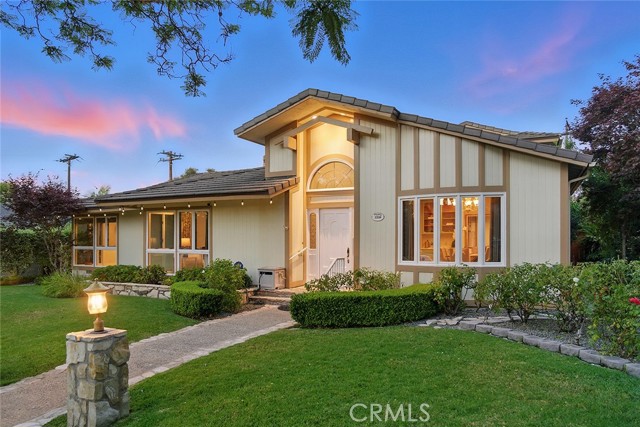 1210 Los Altos Avenue, Long Beach CA: https://media.crmls.org/medias/a69b6b89-7750-400e-89df-197aa1830e5a.jpg