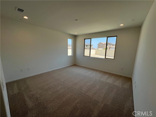 Detail Gallery Image 10 of 29 For 4130 Pioneer Ln, Lake Elsinore,  CA 92530 - 4 Beds | 3 Baths