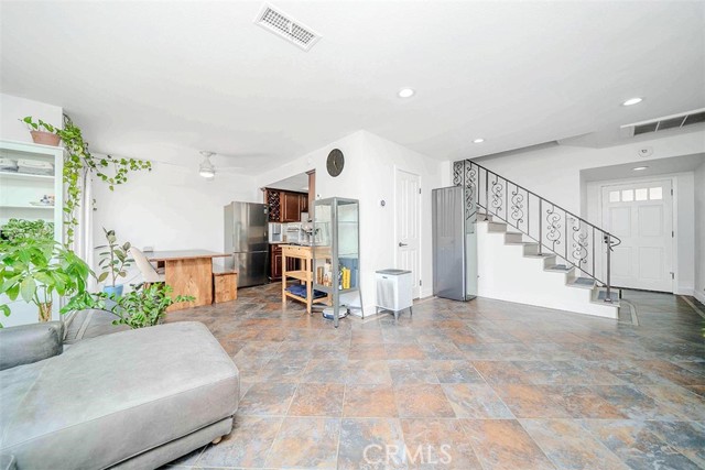 Detail Gallery Image 4 of 14 For 13328 Citicourt Ln, Whittier,  CA 90602 - 2 Beds | 2/1 Baths