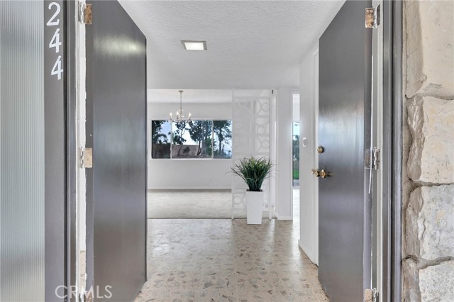 Detail Gallery Image 9 of 47 For 17244 Barneston Ct, Granada Hills,  CA 91344 - 3 Beds | 2 Baths