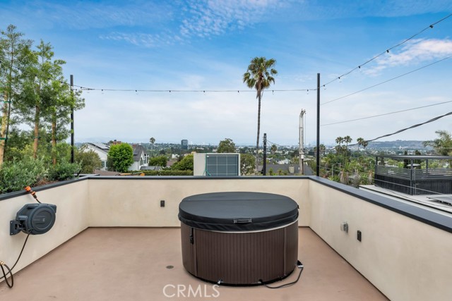 Detail Gallery Image 19 of 32 For 12131 Palms Bld, Los Angeles,  CA 90066 - 4 Beds | 3 Baths
