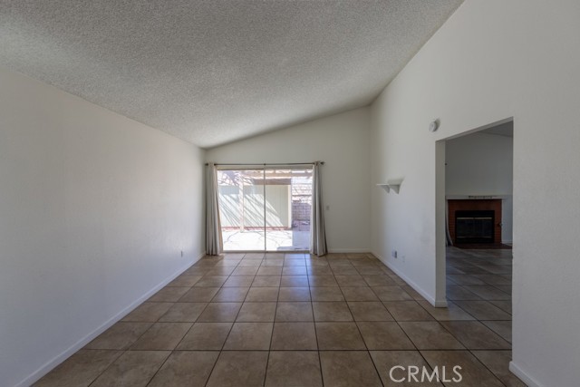 Detail Gallery Image 11 of 15 For 37719 Nantucket Dr, Palmdale,  CA 93550 - 3 Beds | 2 Baths