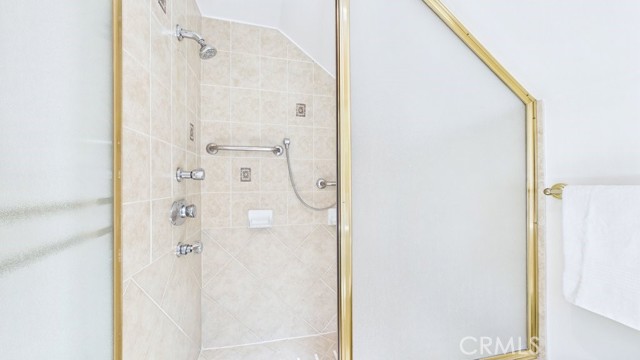 Detail Gallery Image 31 of 45 For 24187 Avenida Crescenta, Valencia,  CA 91355 - 5 Beds | 3 Baths