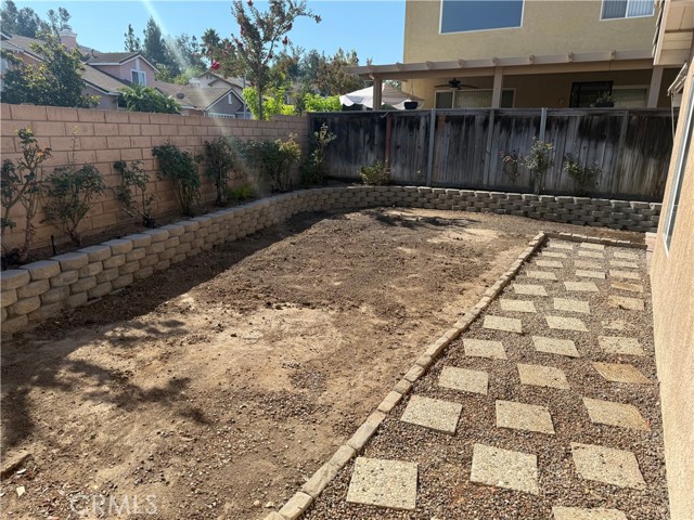 Detail Gallery Image 13 of 17 For 1492 Goldeneagle Dr, Corona,  CA 92879 - 3 Beds | 2 Baths