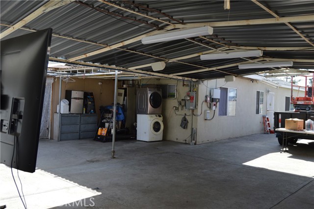 13104 Hoyt Street, Pacoima CA: https://media.crmls.org/medias/a69e6363-41f4-4bcb-945f-03835899f075.jpg