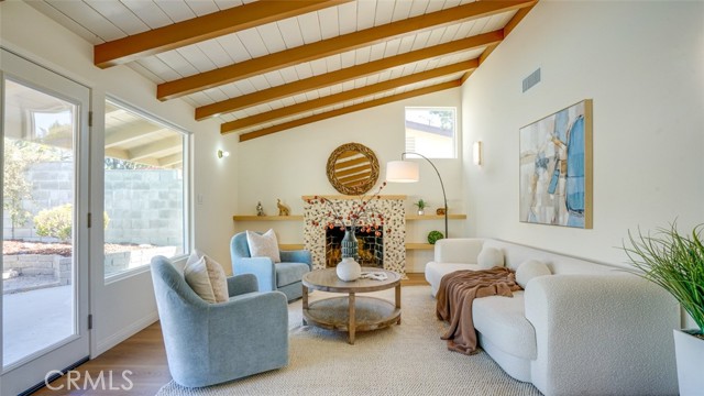 16347 Tupper Street, North Hills CA: https://media.crmls.org/medias/a69eb72e-c524-4aac-a77d-919fb7167029.jpg