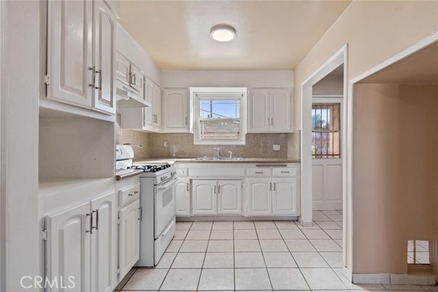 Detail Gallery Image 11 of 39 For 13438 Mercer, Pacoima,  CA 91331 - 3 Beds | 2/1 Baths