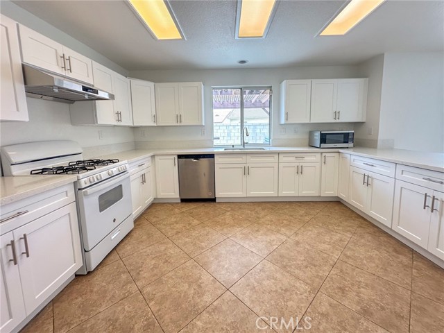 Detail Gallery Image 12 of 34 For 16437 Colebridge Ct, Chino Hills,  CA 91709 - 4 Beds | 2/1 Baths