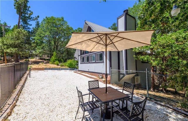 29148 Lyon Drive, Cedar Glen CA: https://media.crmls.org/medias/a69fa1ee-ca9a-402d-9052-44fb323d29b4.jpg