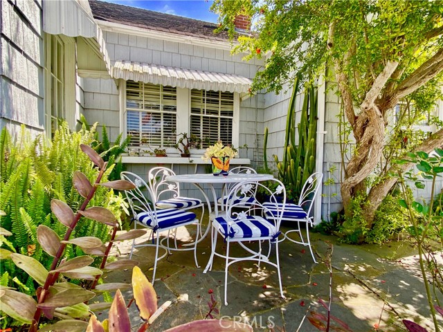 1407 N Bay Front E, Newport Beach CA: https://media.crmls.org/medias/a69fd17b-640f-4bbd-b41a-45f7966f2a03.jpg
