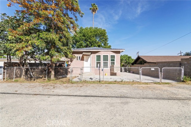 Detail Gallery Image 3 of 20 For 19310 Ambassador Ave, Corona,  CA 92881 - 2 Beds | 2 Baths