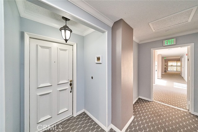 Detail Gallery Image 6 of 45 For 3481 Stancrest Dr #302,  Glendale,  CA 91208 - 3 Beds | 2 Baths