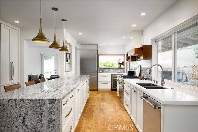 Detail Gallery Image 14 of 38 For 1218 Keel Dr, Corona Del Mar,  CA 92625 - 3 Beds | 2/1 Baths