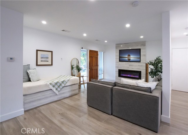 Detail Gallery Image 12 of 41 For 5435 W 76th St, Los Angeles,  CA 90045 - 4 Beds | 3 Baths