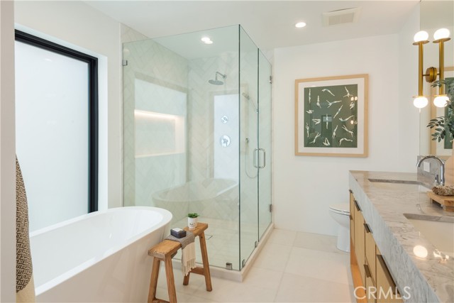 Detail Gallery Image 8 of 30 For 707 2nd St, Hermosa Beach,  CA 90254 - 4 Beds | 4/1 Baths