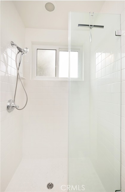 617 Iris Avenue, Corona del Mar CA: https://media.crmls.org/medias/a6a1094c-11cf-4e7e-81be-36c1be328ca2.jpg