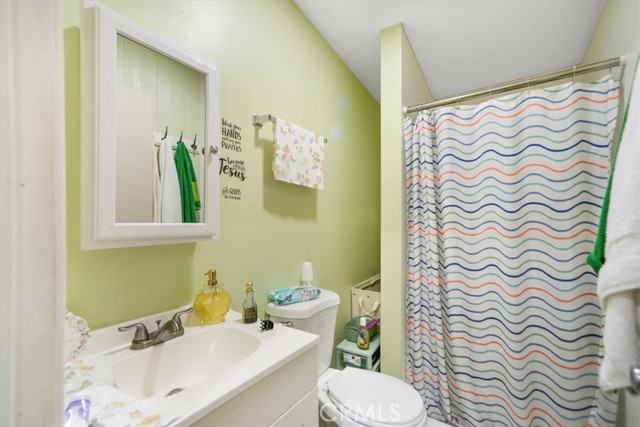 37913 53rd E Street, Palmdale CA: https://media.crmls.org/medias/a6a1836e-46d5-45c6-bc80-7e34eb4a0039.jpg