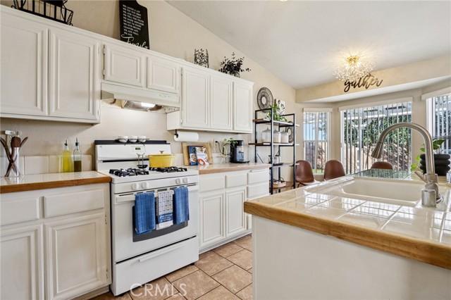 Detail Gallery Image 10 of 26 For 873 Wetherly St, Hemet,  CA 92545 - 3 Beds | 2 Baths