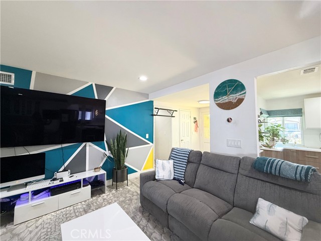 23233 Vanowen Street, West Hills CA: https://media.crmls.org/medias/a6a1f18e-7323-40b1-91cf-b3734d20b776.jpg