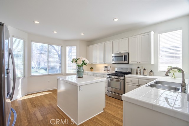 Detail Gallery Image 9 of 44 For 39531 Sierra Madre, Murrieta,  CA 92563 - 3 Beds | 2 Baths