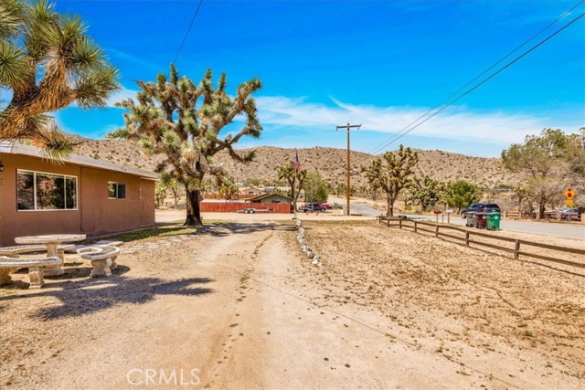 Detail Gallery Image 5 of 54 For 6922 Grand Ave, Yucca Valley,  CA 92284 - 3 Beds | 2 Baths