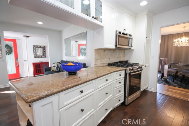 Detail Gallery Image 14 of 57 For 10211 Cliff Dr, Huntington Beach,  CA 92646 - 4 Beds | 3 Baths