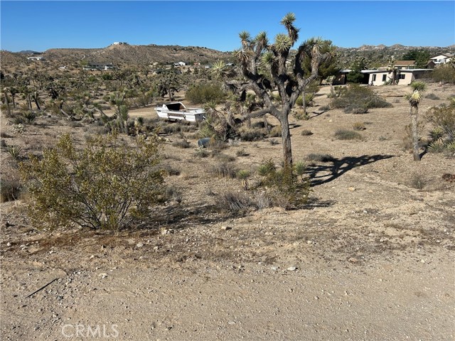 57976 Buena Vista Drive, Yucca Valley CA: https://media.crmls.org/medias/a6a5f7f5-fcd6-4603-8dc4-d9953f569a13.jpg