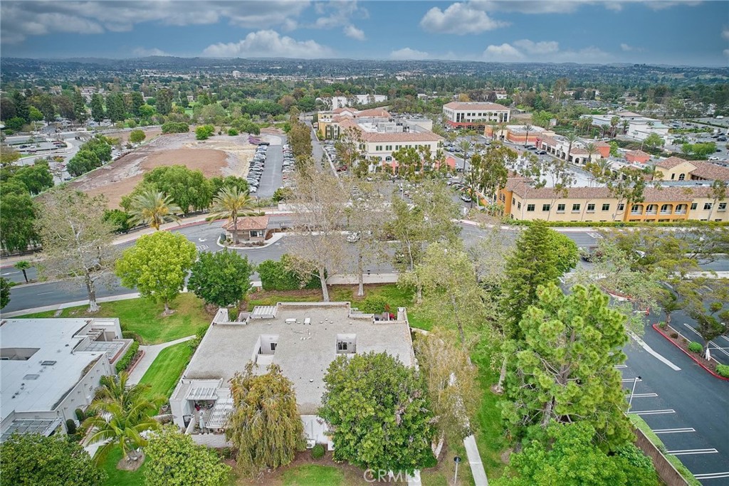 https://media.crmls.org/medias/a6a633a0-9765-4605-b15d-a713f50fcacf.jpg?preset=X-Large