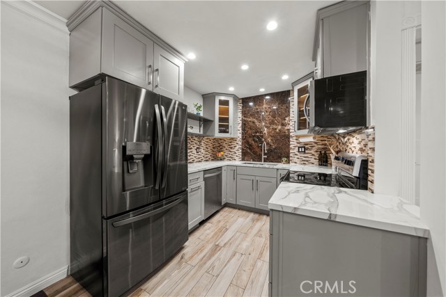 Detail Gallery Image 6 of 27 For 5215 Balboa Bld #203,  Encino,  CA 91316 - 2 Beds | 2 Baths