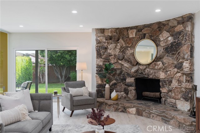 Detail Gallery Image 5 of 33 For 16108 Malden St, North Hills,  CA 91343 - 4 Beds | 2 Baths