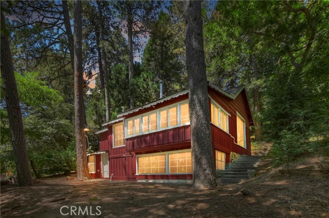 Detail Gallery Image 2 of 30 For 985 Coulter Pine Rd, Crestline,  CA 92325 - 2 Beds | 1 Baths