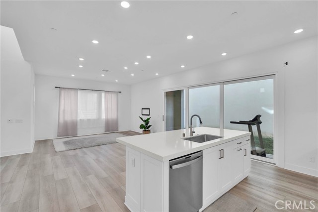 27216 Coyote Bush Court, Valencia CA: https://media.crmls.org/medias/a6a8e008-a996-4d44-a933-75e20c1dd0c0.jpg