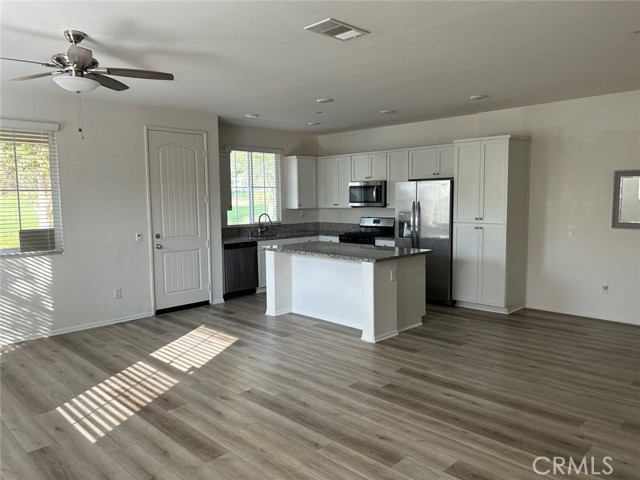 Detail Gallery Image 9 of 26 For 2134 Lavender Ln, Colton,  CA 92324 - 3 Beds | 2/1 Baths