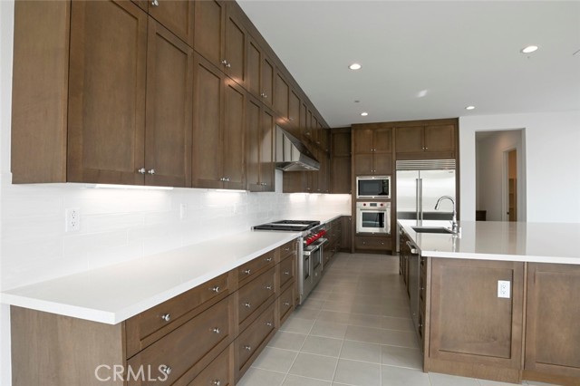 Detail Gallery Image 14 of 65 For 20552 Edgewood Ct, Chatsworth,  CA 91311 - 5 Beds | 5/1 Baths