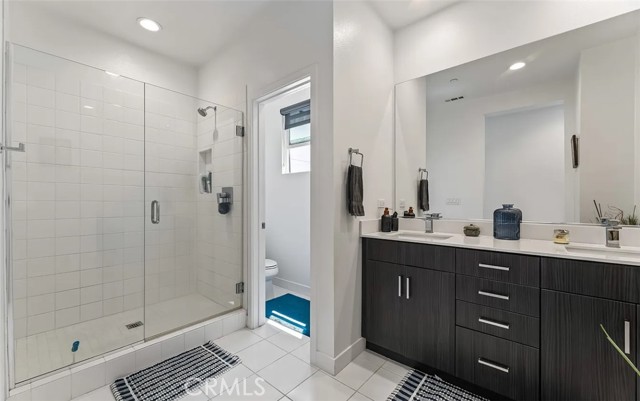 Detail Gallery Image 13 of 20 For 215 Elm Ave, Long Beach,  CA 90802 - 2 Beds | 3 Baths