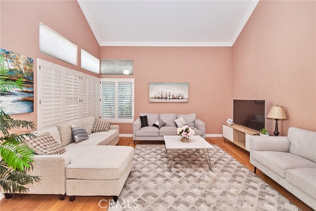 Detail Gallery Image 4 of 15 For 16 Los Felis, Pomona,  CA 91766 - 4 Beds | 4 Baths