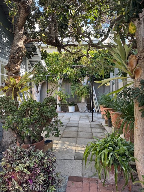 Detail Gallery Image 9 of 9 For 1175 Glenneyre Street #1/2,  Laguna Beach,  CA 92651 - 1 Beds | 1 Baths